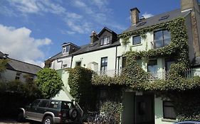Crescent Close